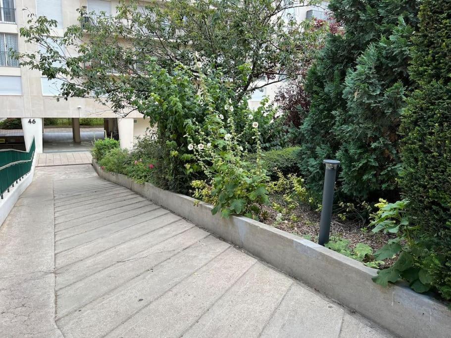 Superbe Appartement Avec Belle Vue Jardin Paris Eksteriør bilde