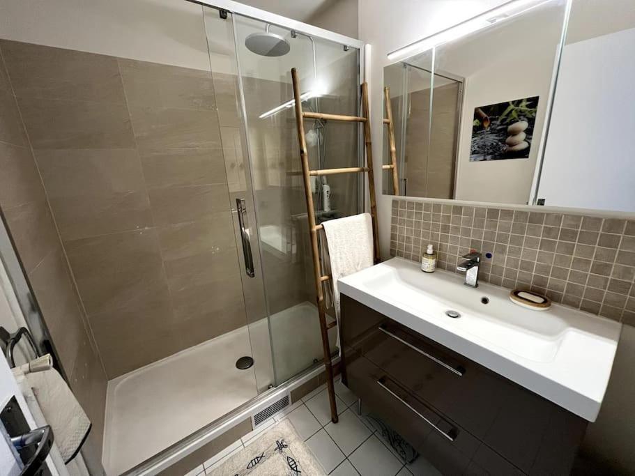 Superbe Appartement Avec Belle Vue Jardin Paris Eksteriør bilde